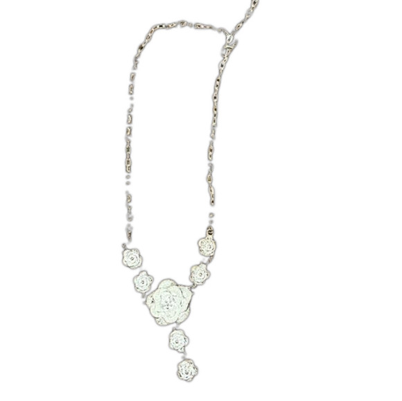 🧡 5 for $25 SALE 🧡 🌸 necklace! - Picture 1 of 2